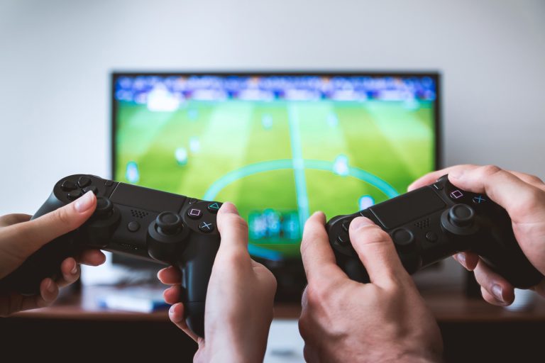 The Rise of Online Gaming: Analyzing Its Impact and Popularity