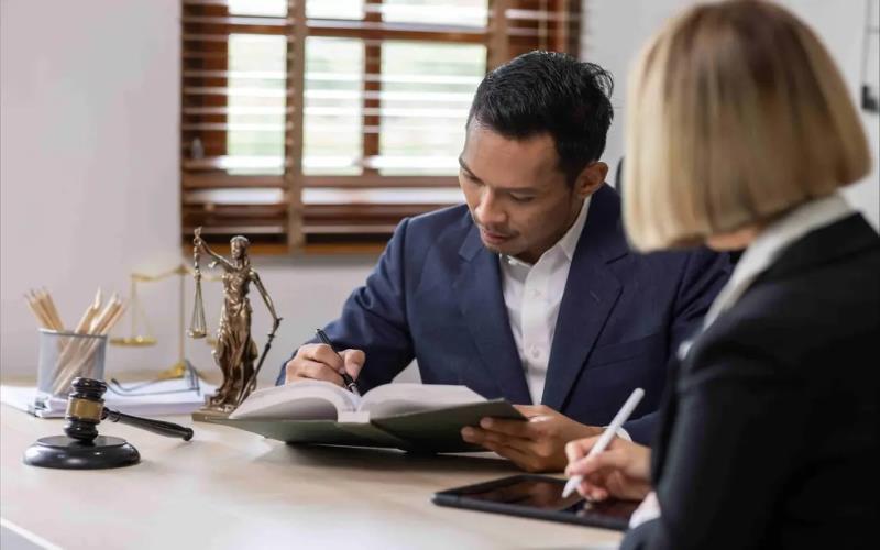 10 Reasons Why You Should Hire a Bakersfield Uber Accident Lawyer