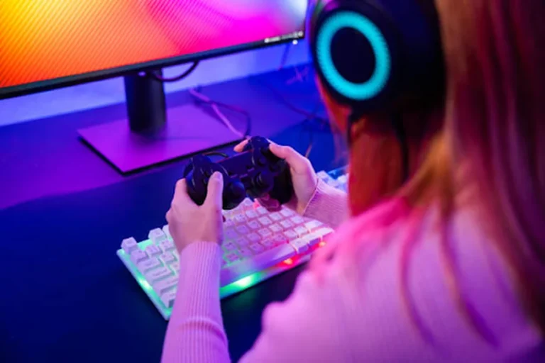 Exploring the Educational Value of Online Video Games
