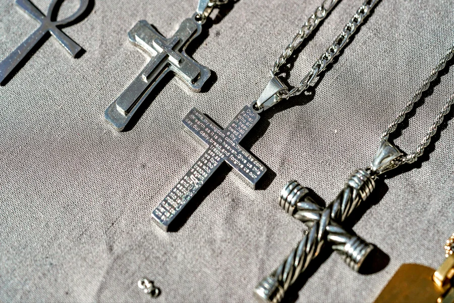 history of crucifix chain