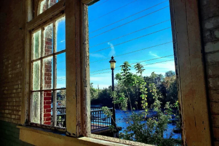 The Moment a Home Starts Aging and What Replacing a Window Reveals About It