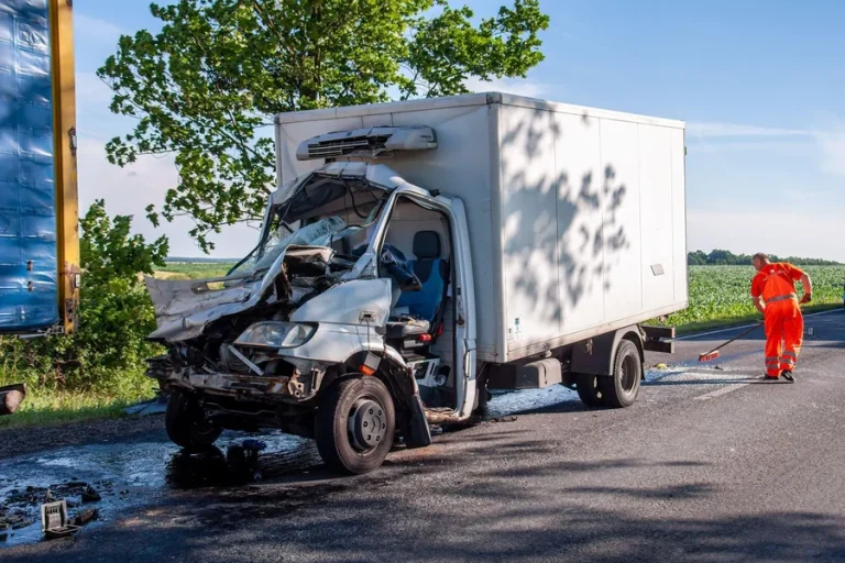 What Injured Victims Should Do After a Commercial Delivery Truck Accident in San Francisco