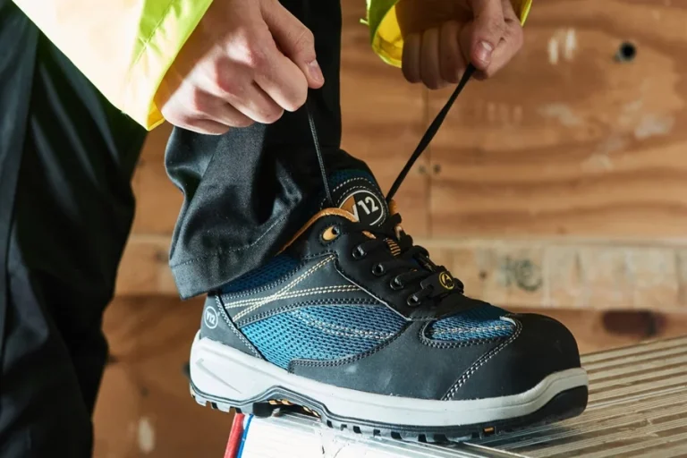 Why Ultra-lightweight Safety Shoes Are the Favourites of Many Australian Workers